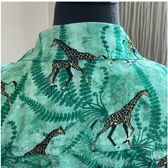Jane + Delancey Giraffe Print Tunic Top Size Large - Picture 5 of 10